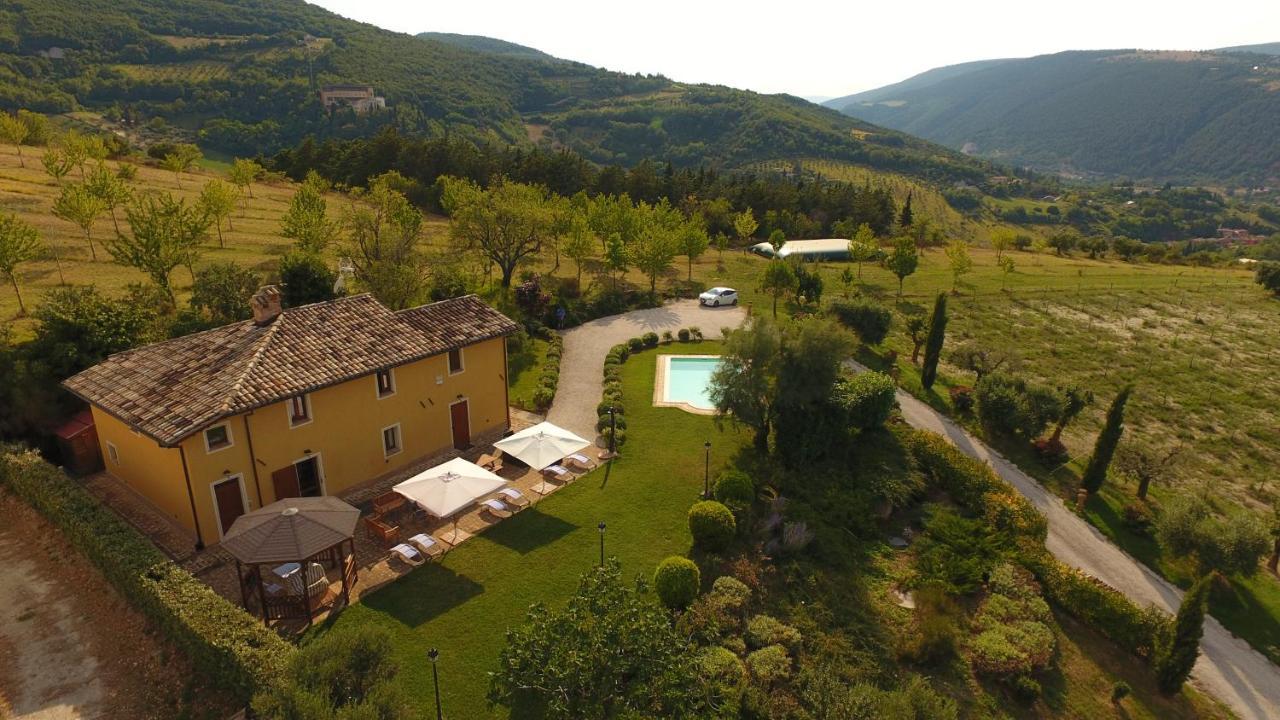 Al Castello Villa San Severino Marche Bagian luar foto