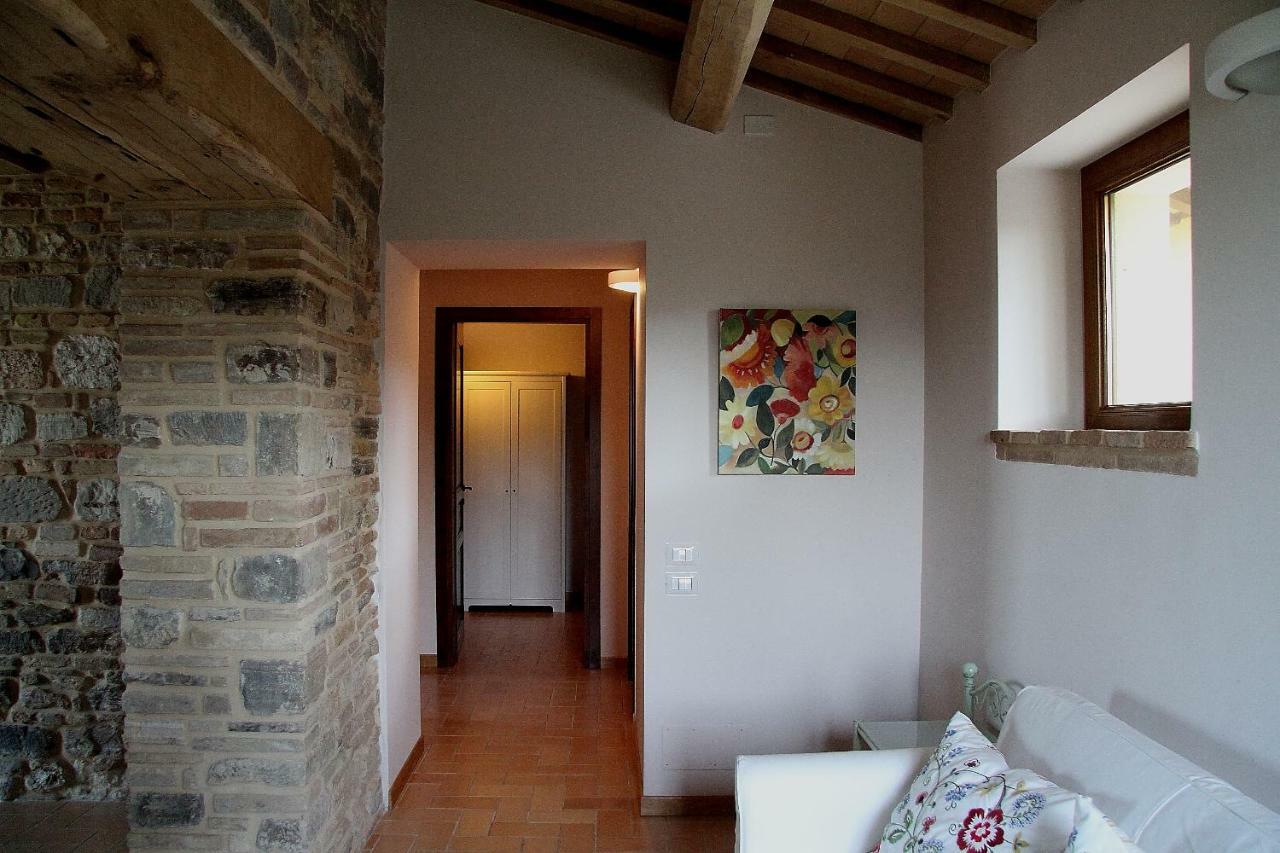 Al Castello Villa San Severino Marche Bagian luar foto
