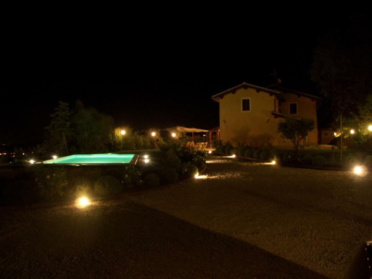 Al Castello Villa San Severino Marche Bagian luar foto